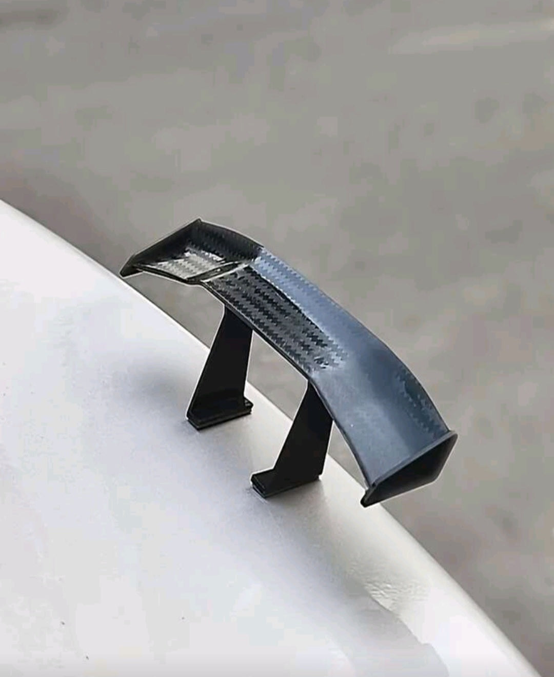 car spoiler ornament