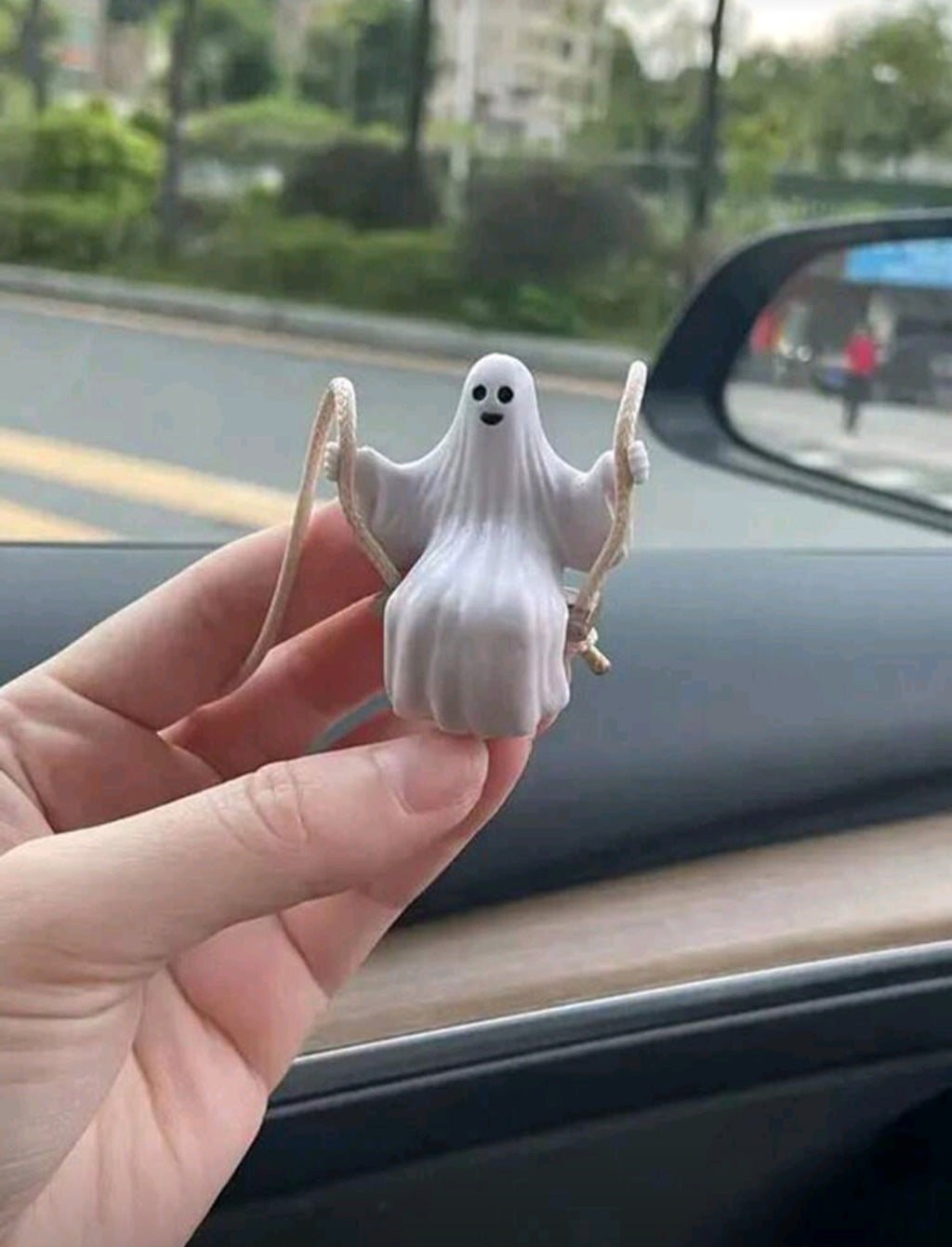 swinging ghost mirror pendant