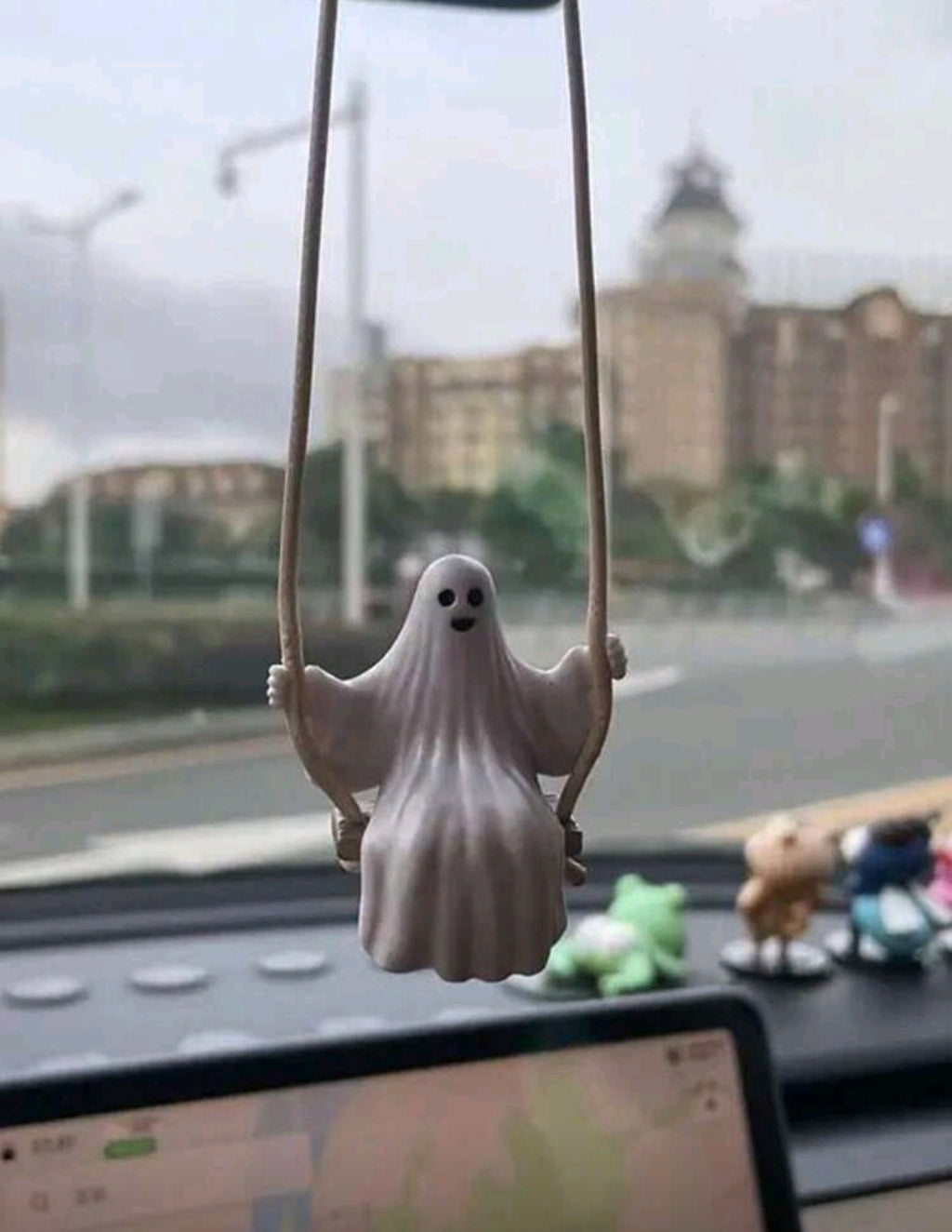 swinging ghost mirror pendant